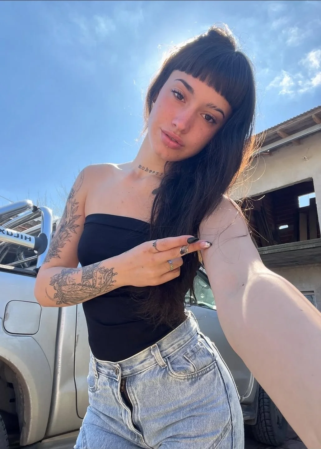 Sexy slut likes to tease image 3