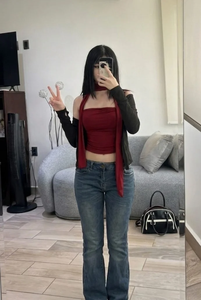 Qué puta E-girl gótica eligen? image 4
