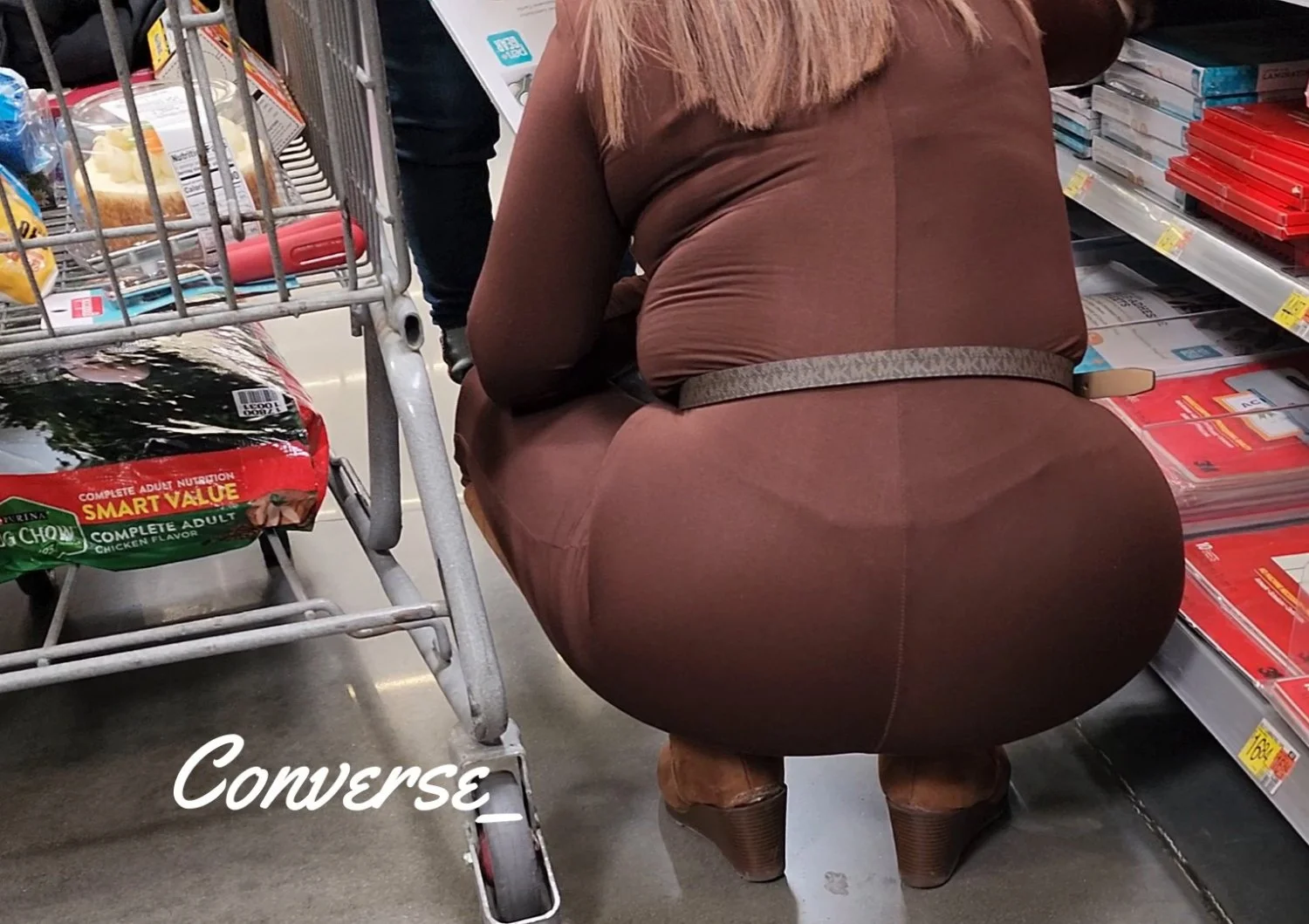 Latina GILF VPL image 3