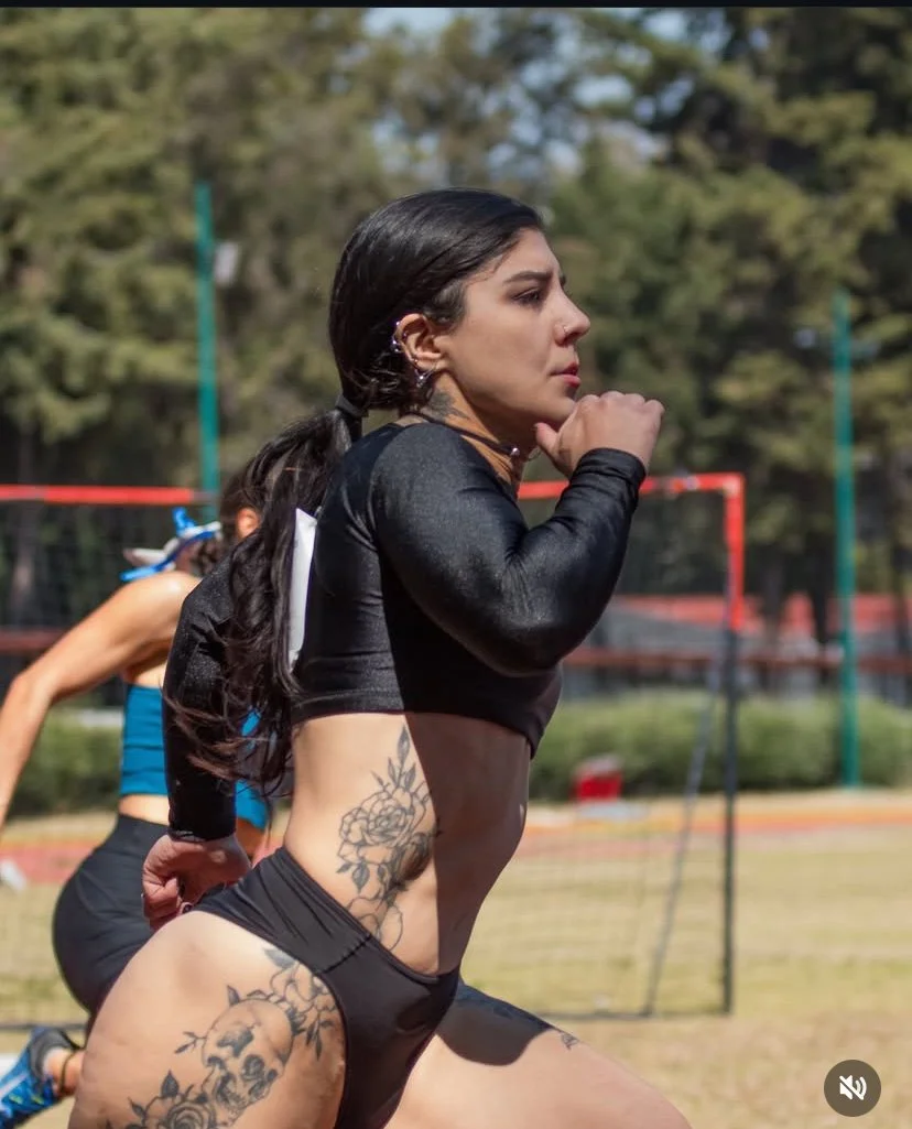 Ariacele una putita fit que solo se la pasa desnudándose image 2