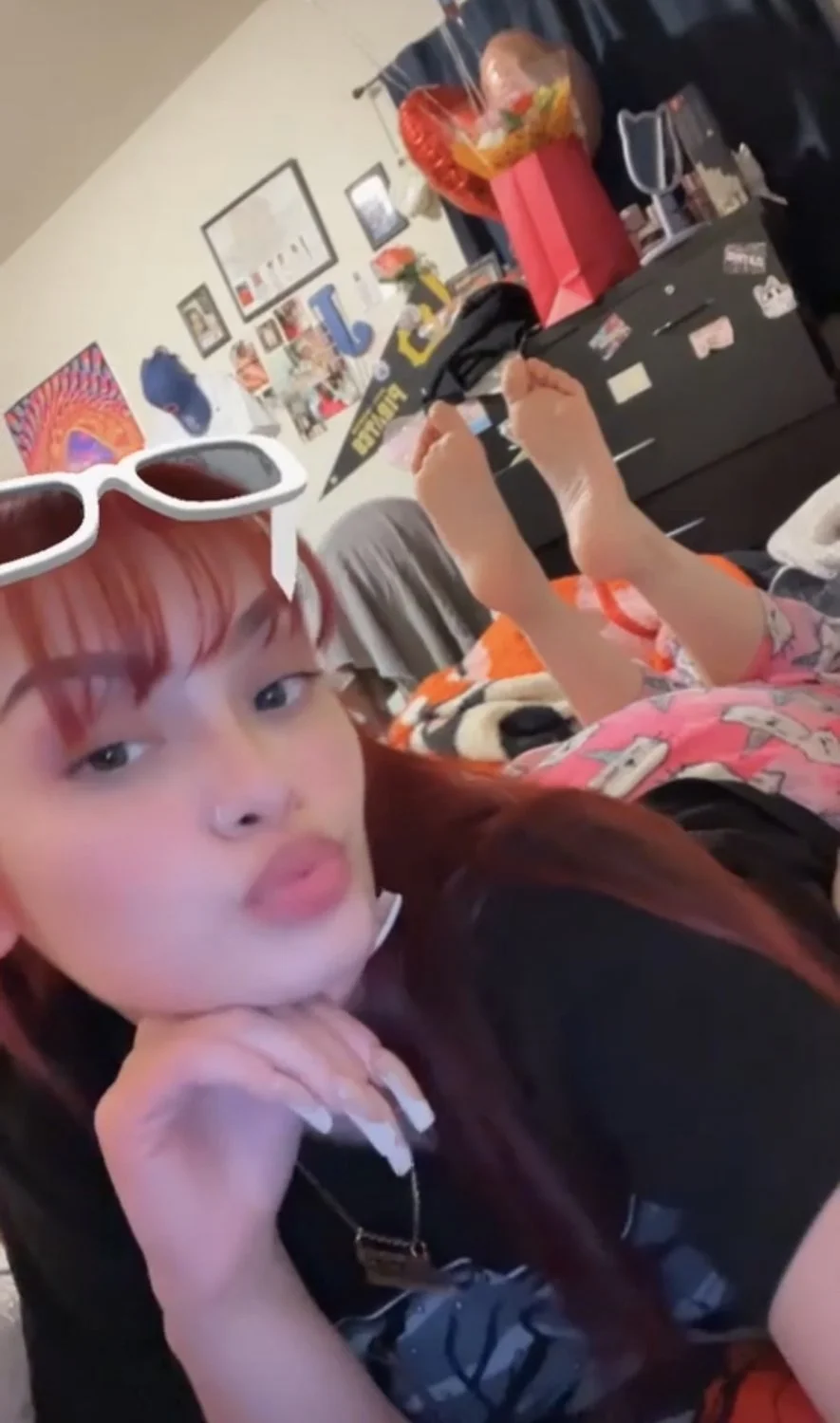 DM FOR NUDES image 4