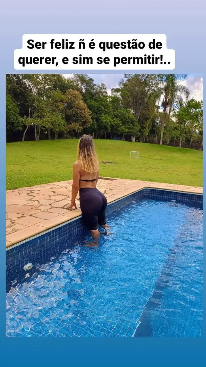 Coroa muito rabuda exibida do Facebook gi ribeiro image 12
