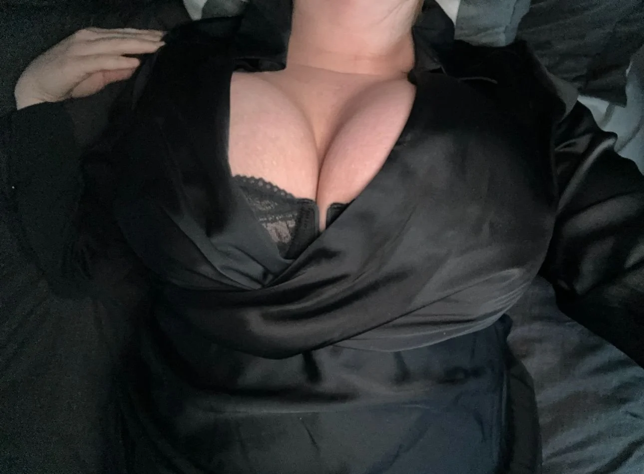 Busty exhibitionist slut Rach H being a good little fucktoy image 14