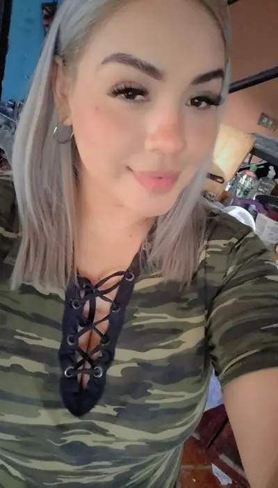 Milf putita sexy cachonda y Linda cover image