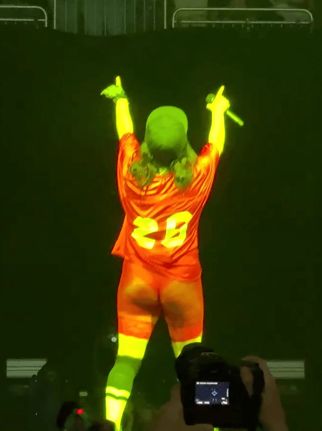 Hot busty billie p3 image 2