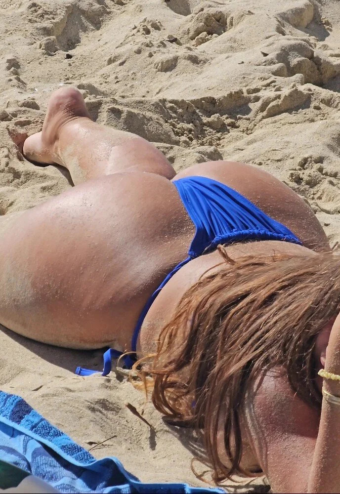 Thick pawg washed ashore👀💦 image 2