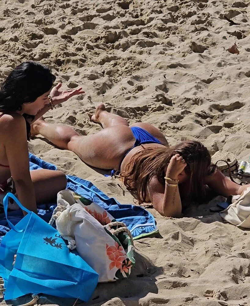 Thick pawg washed ashore👀💦 image 4