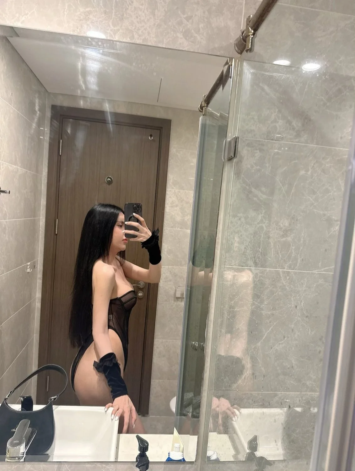 Ladyboy chinchin image 20