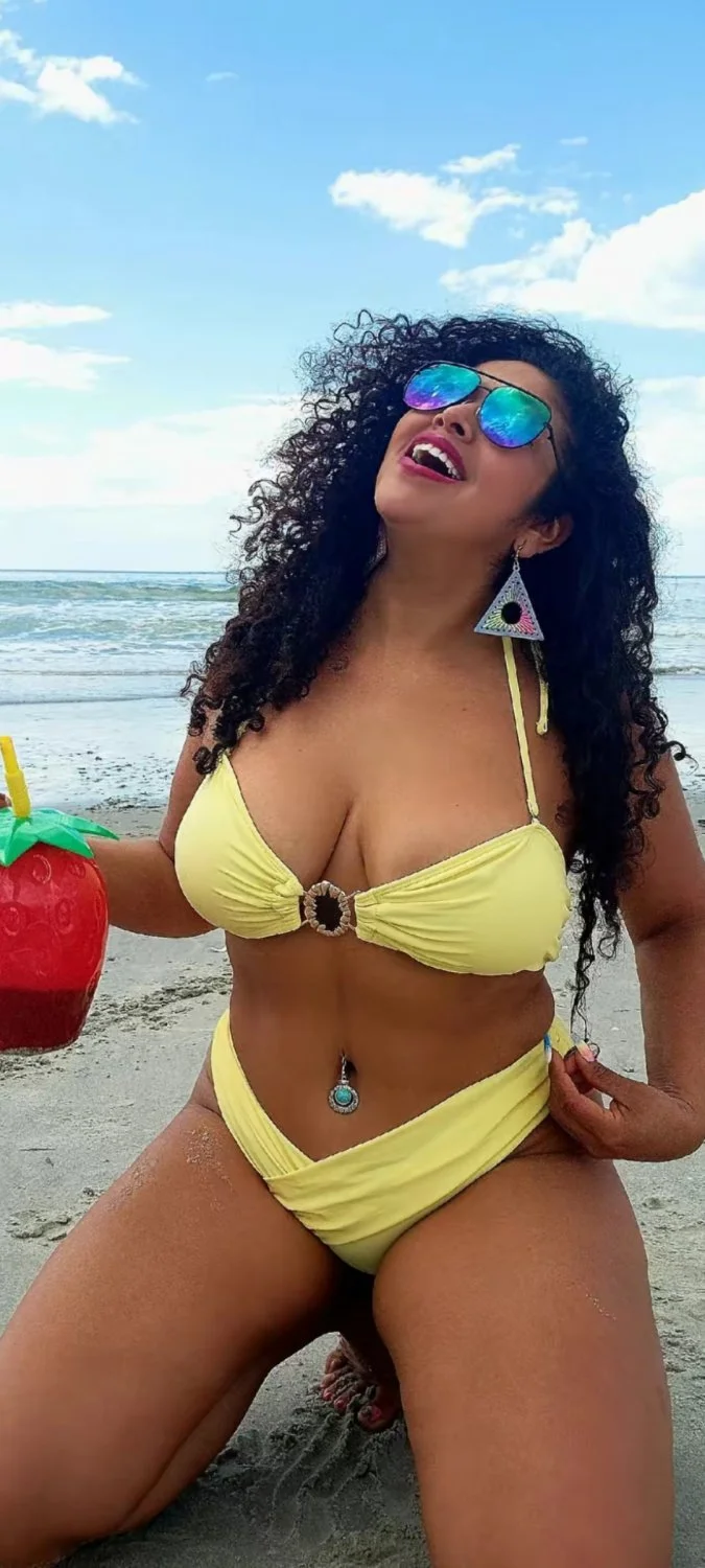 Milf ricas tetas main image
