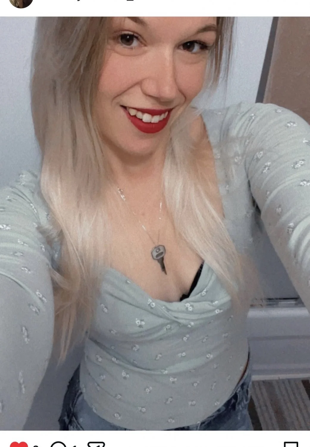 Hotwife wearing chastity key image 2