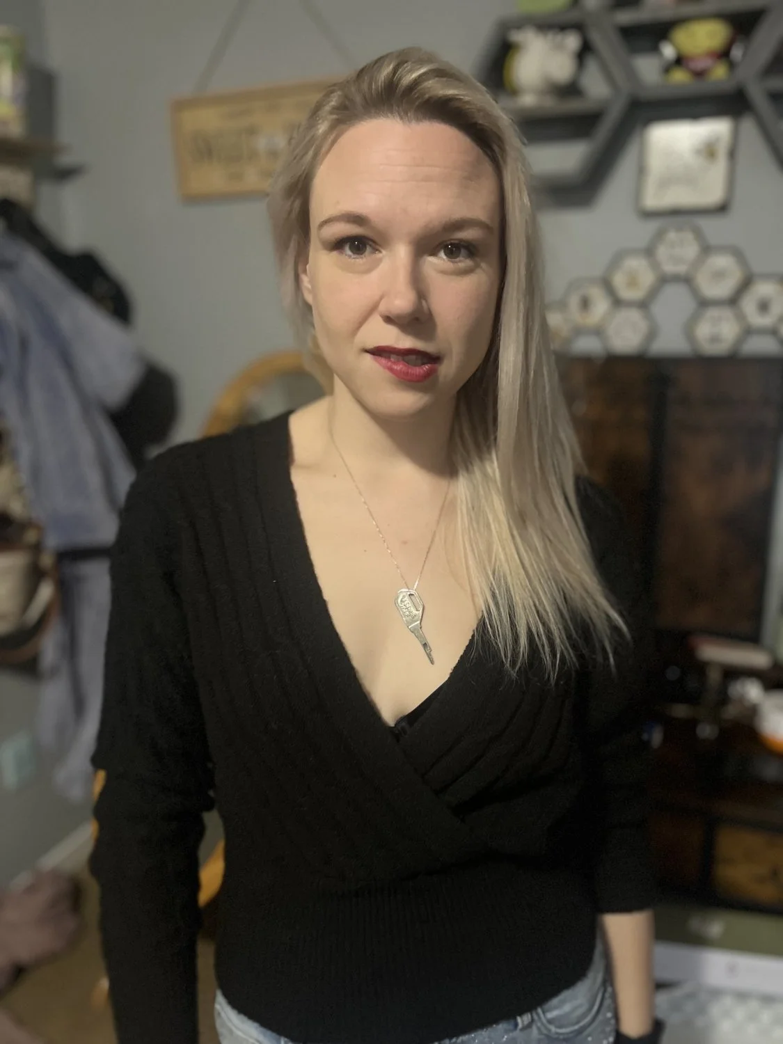 Hotwife wearing chastity key image 6