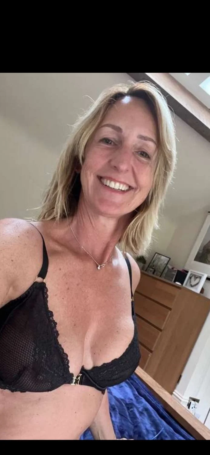 Hot uk blonde milf image 4