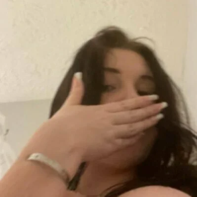 Busty slut Ramona image 4