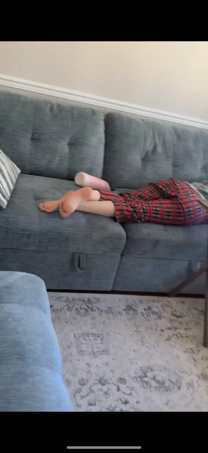 Sister feet image 1