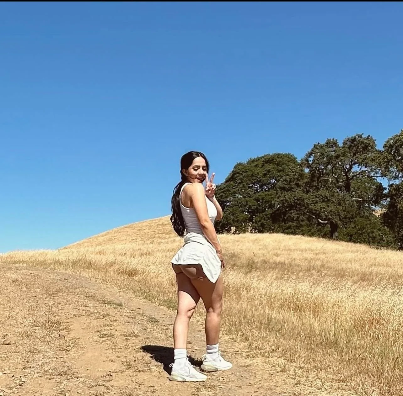 Sexy Latina nubia image 17