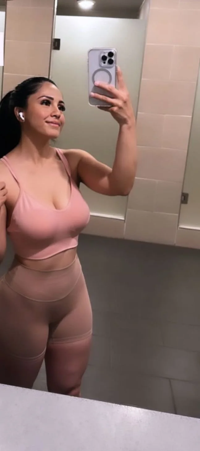 Sexy Latina nubia image 18