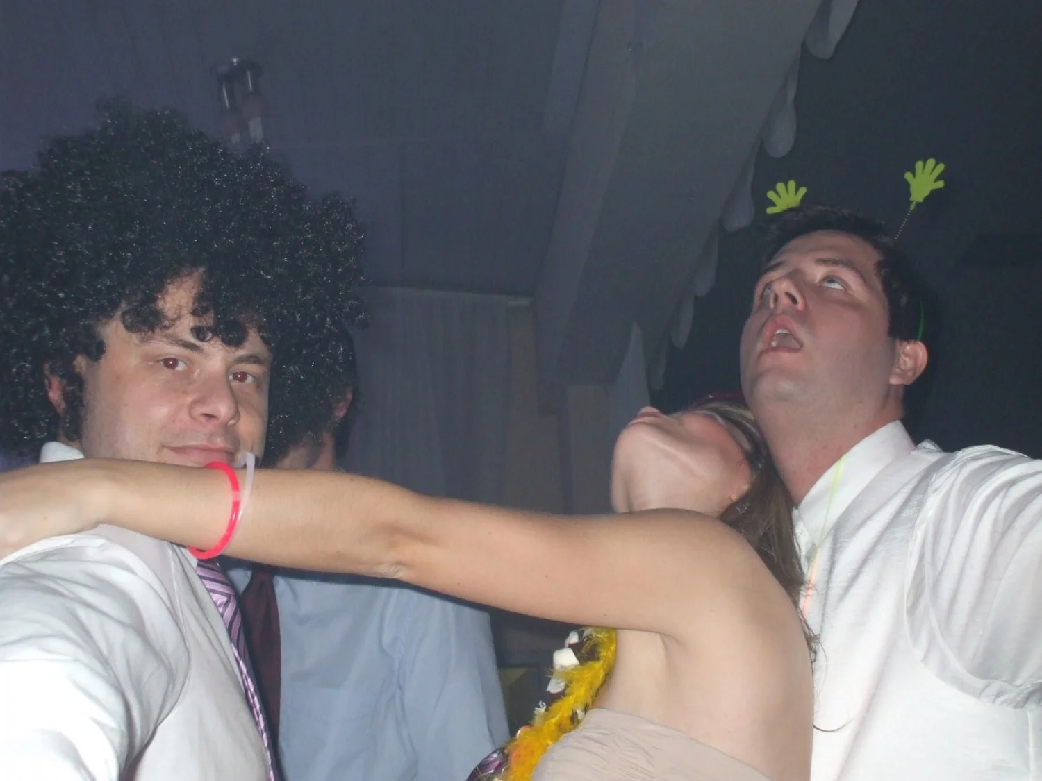 Ficou se agarrando com os machos na festa e depois foi para a vara image 10