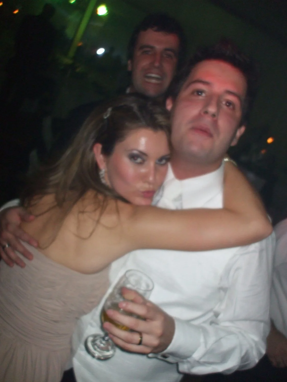 Ficou se agarrando com os machos na festa e depois foi para a vara image 2