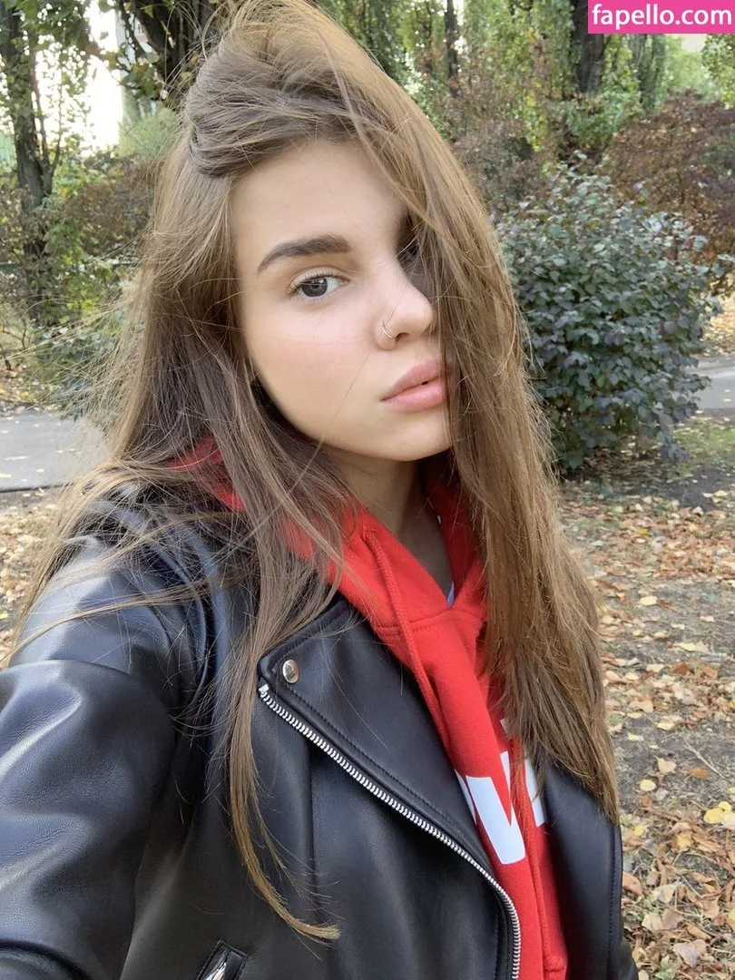 cute teen 7 main image
