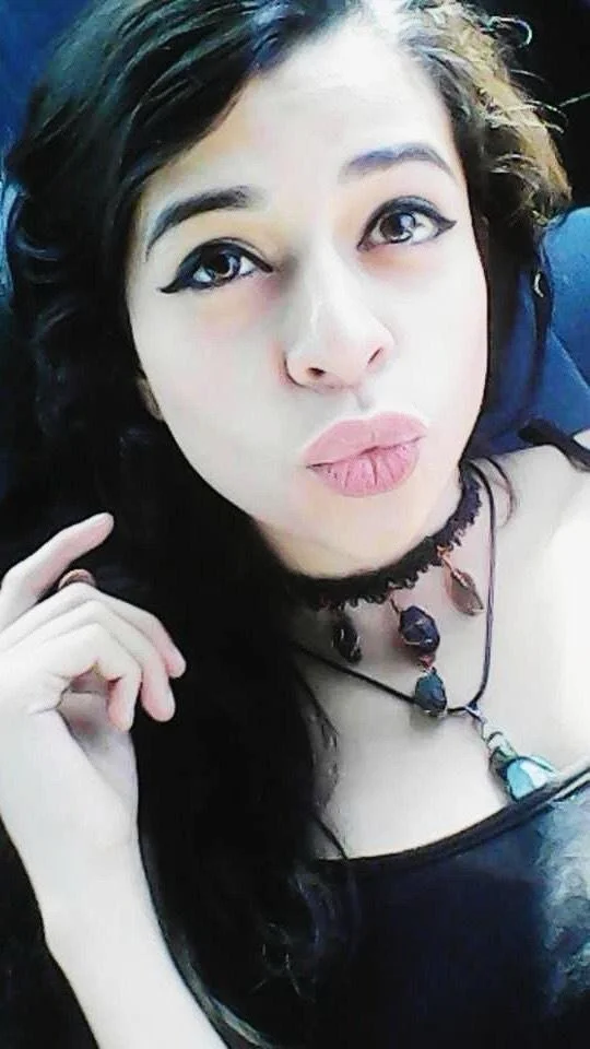 Karla from California image 2
