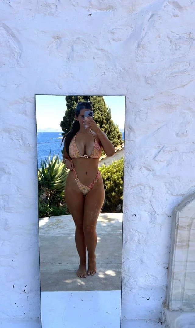 Hot busty milf Eevy 😍🥛🍼 image 5