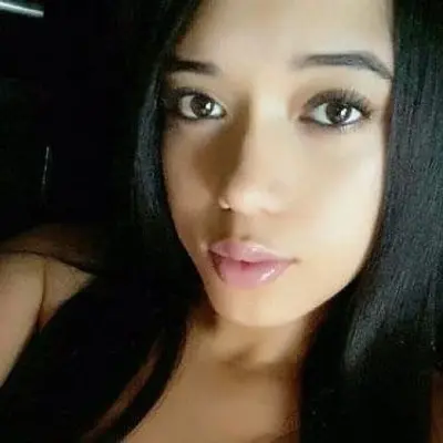 Una rica colombiana con unos ricos pies cover image