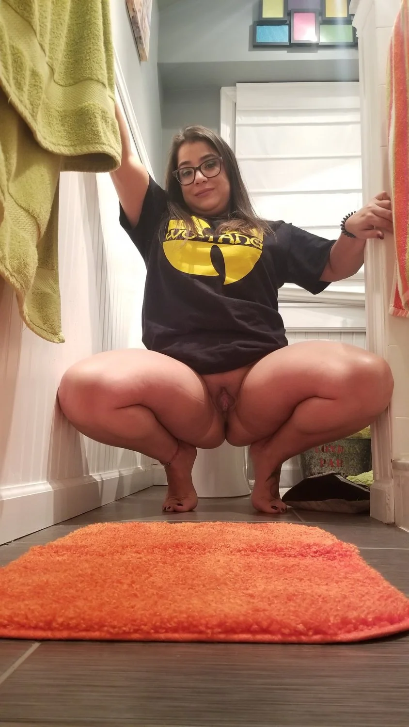 latina milf image 2