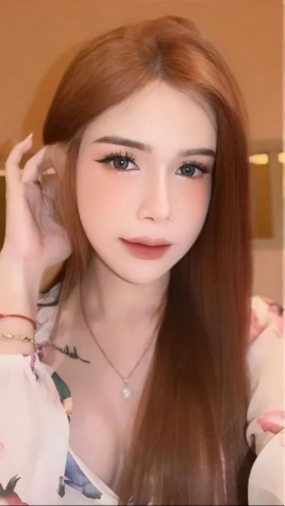 Ladyboy lam nhi image 2