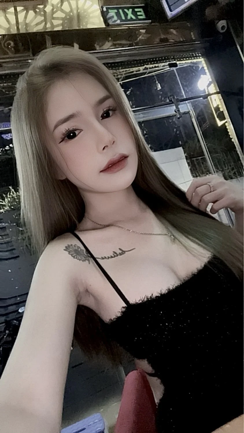 Ladyboy lam nhi image 9