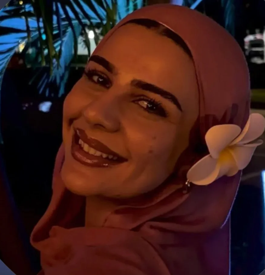 Skinny cute Muslim slut hairy pussy lips main image