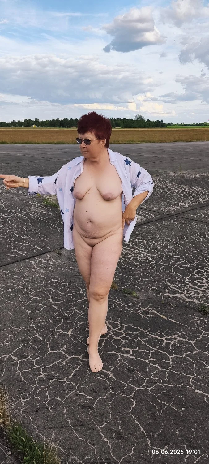 Angela image 18