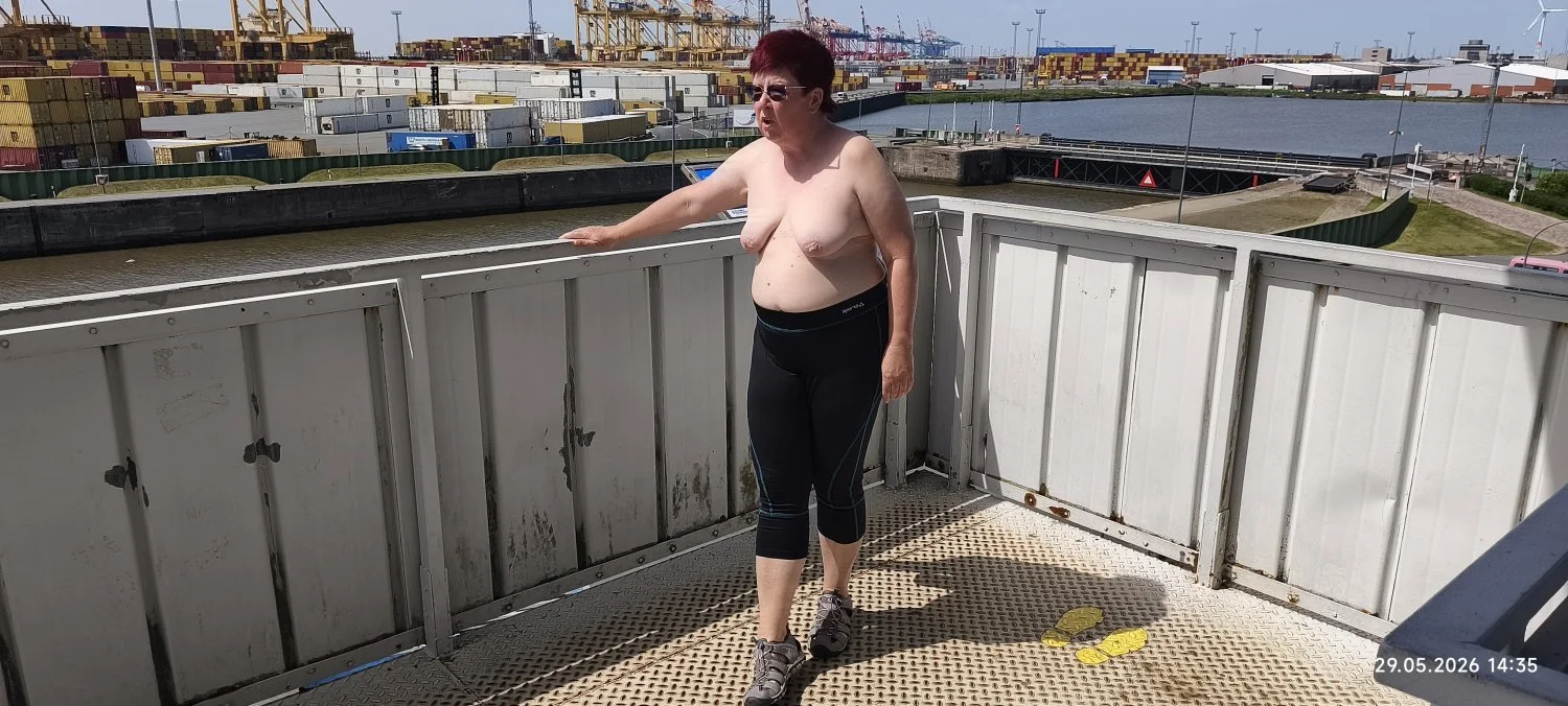 Angela image 19