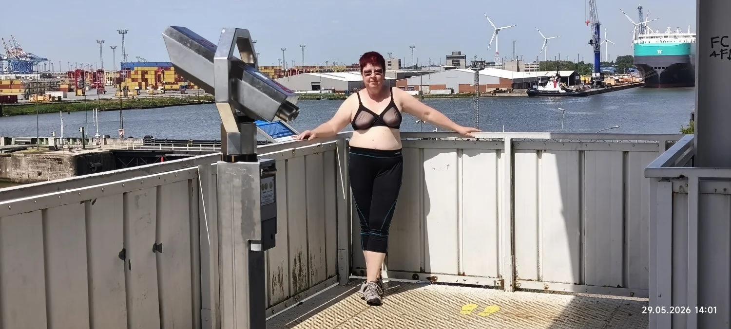 Angela image 23