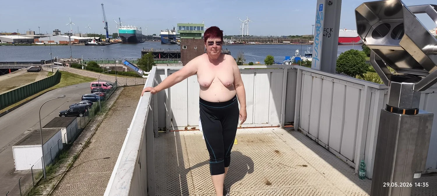 Angela image 30