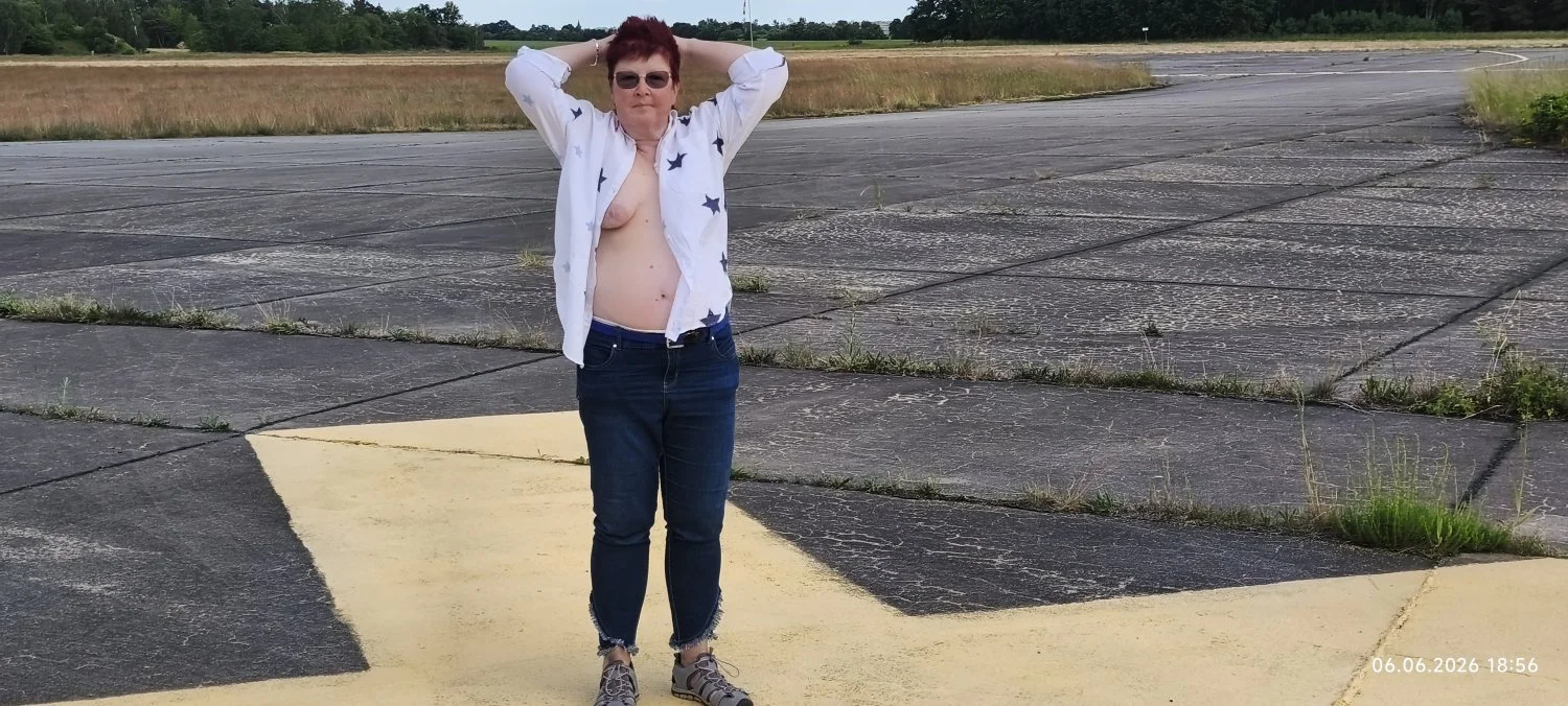 Angela image 42