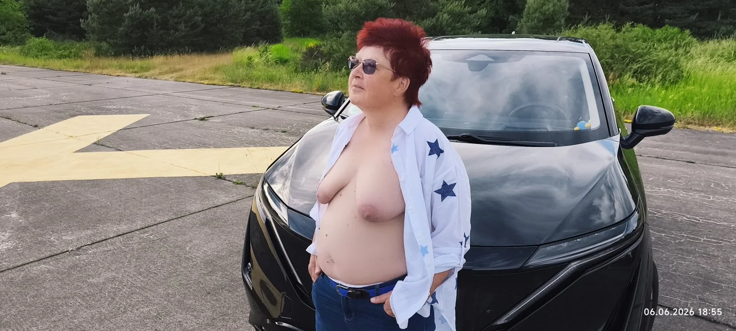 Angela image 48