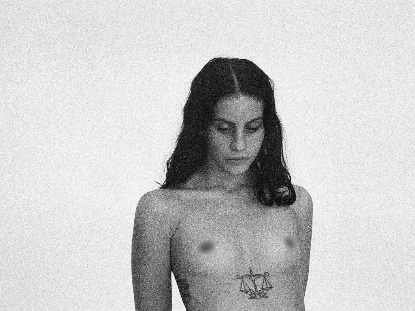 Milena Smit image 5