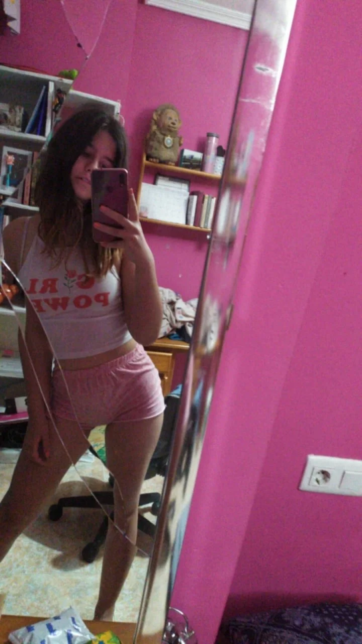 Española loves to fuck image 6