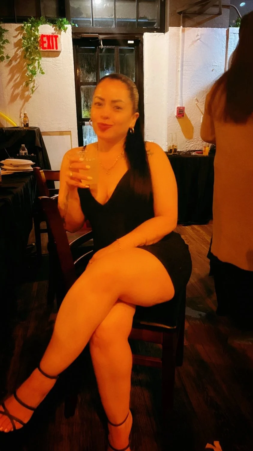 Latina Big ass hotwife image 8