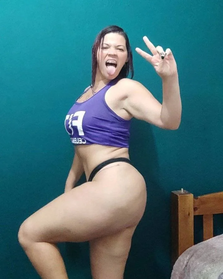 Paula rabuda, emagreceu mas o rabo continua enorme do jeito que a gente gosta. image 48