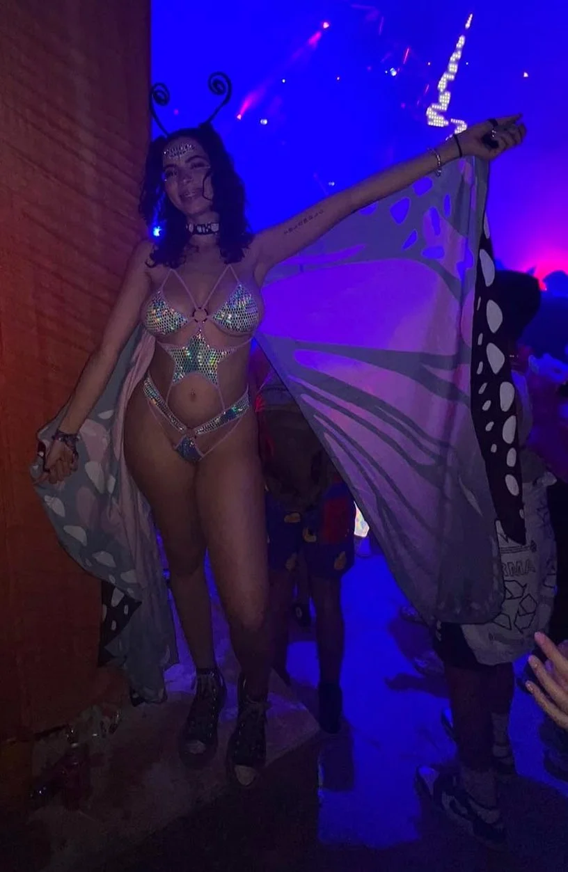 Spanish mami that I’d absolutely devour image 4