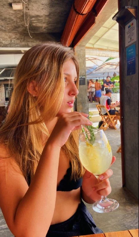 Loira novinha doida por uma pica quis agradar macho e foi vazada pelo ficante! novinha, vazou main image