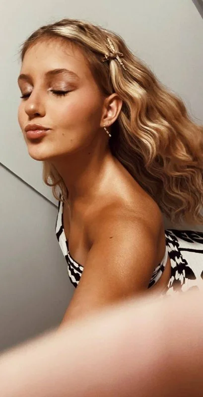 Loira novinha doida por uma pica quis agradar macho e foi vazada pelo ficante! novinha, vazou image 18
