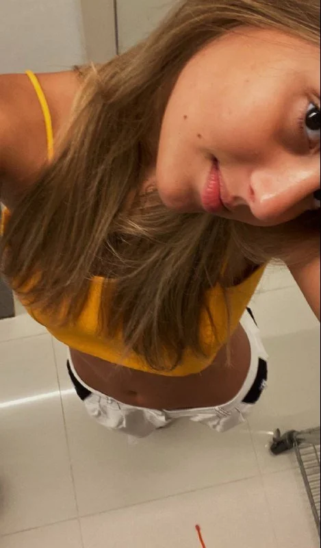 Loira novinha doida por uma pica quis agradar macho e foi vazada pelo ficante! novinha, vazou image 20