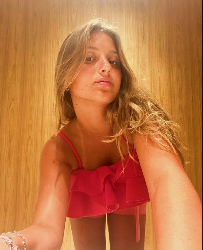 Loira novinha doida por uma pica quis agradar macho e foi vazada pelo ficante! novinha, vazou image 24