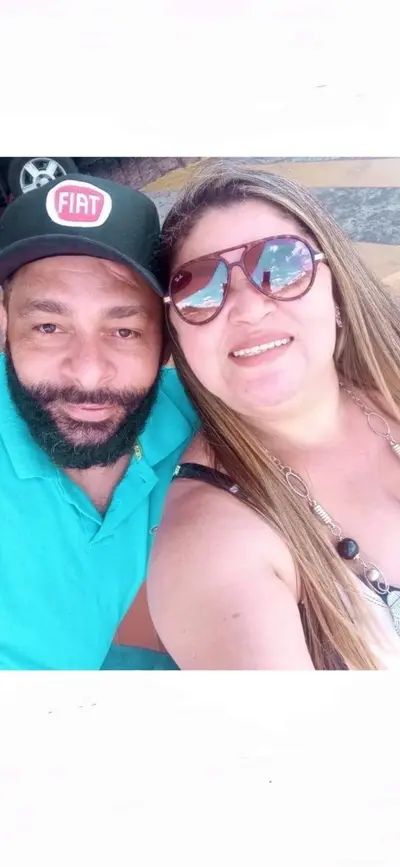 Casada milf rabuda traindo o marido cover image