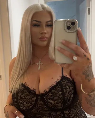 Busty chav single mum Shan cover image