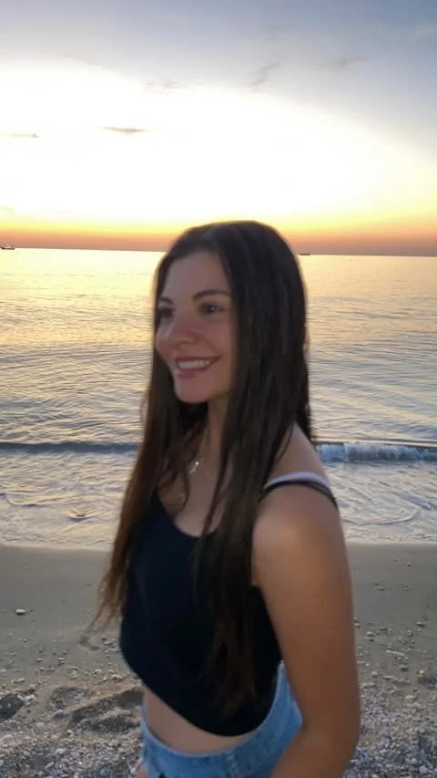 AGOSTINA image 8