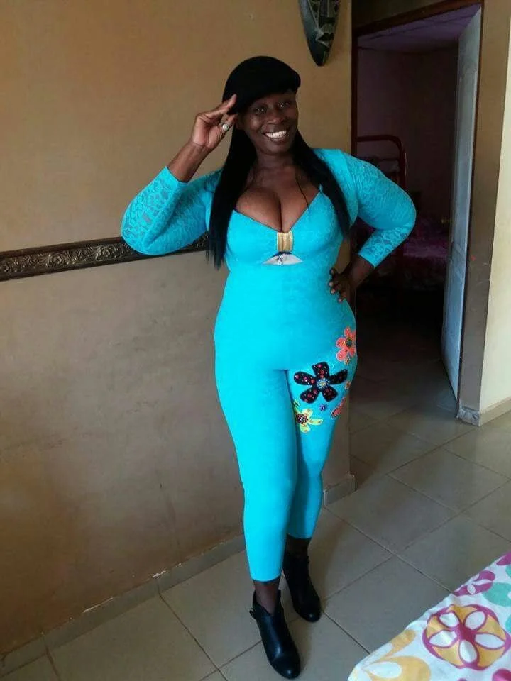 SEXY NALGONA MILF image 10