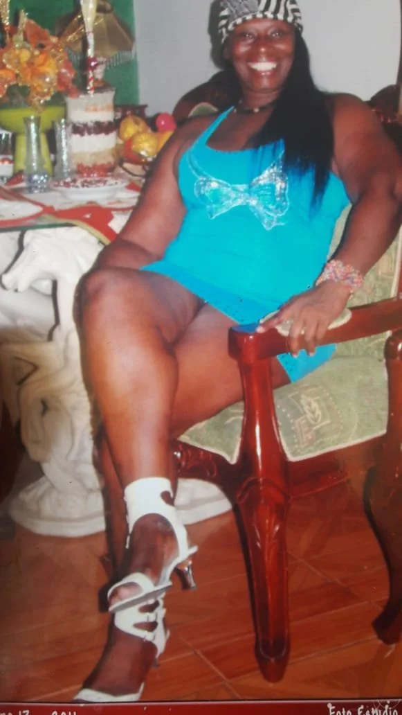 SEXY NALGONA MILF image 8